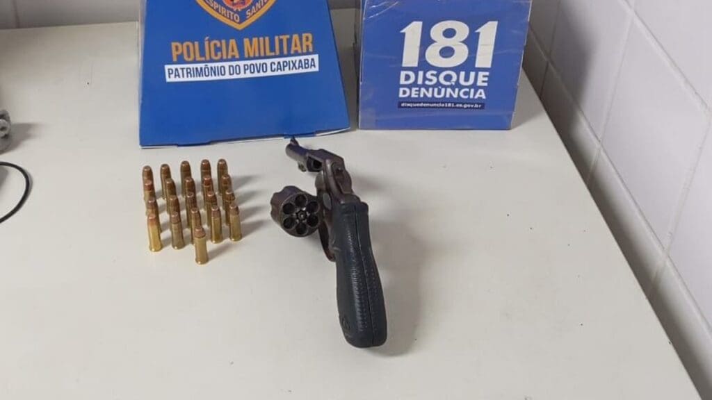 Sujeito é detido com revólver e munições na Serra