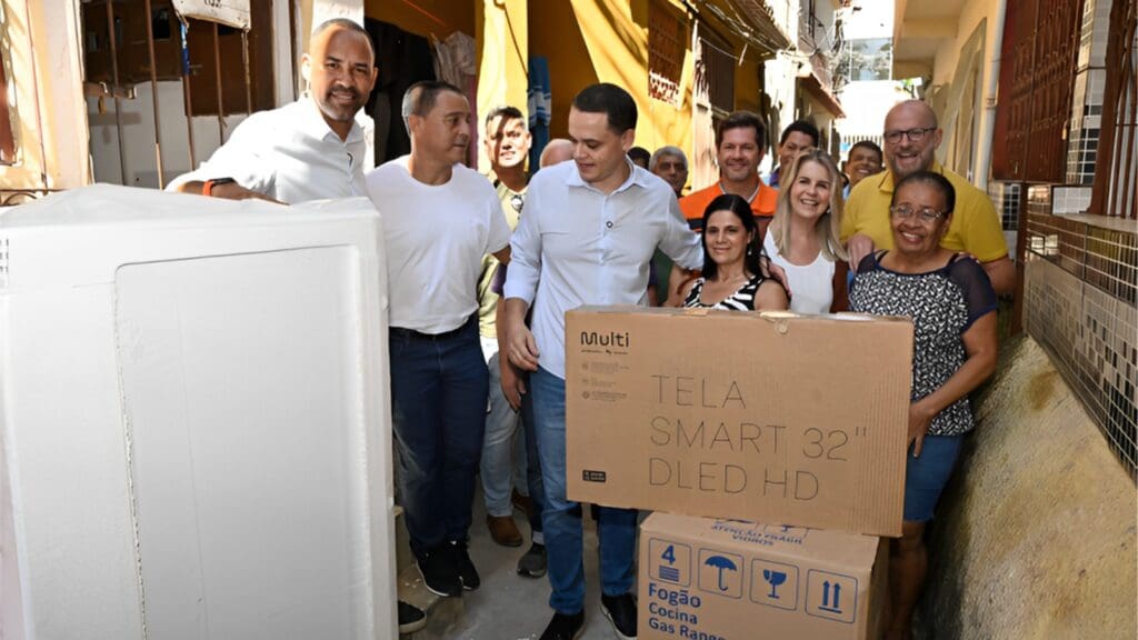 Prefeitura de Vitória supera a marca de 220 casas entregues pelo programa Bônus Moradia Prefeitura de Vitória entrega 221ª residência do programa Bônus Moradia no bairro Santo Antônio