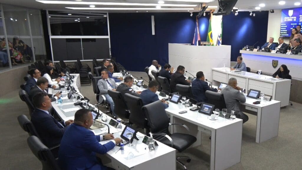 Vereadores aprovam projeto indicativo para instituição de escolas cívico-militares na Serra Plenario de votação da Câmara Municipal da Serra (CMS).