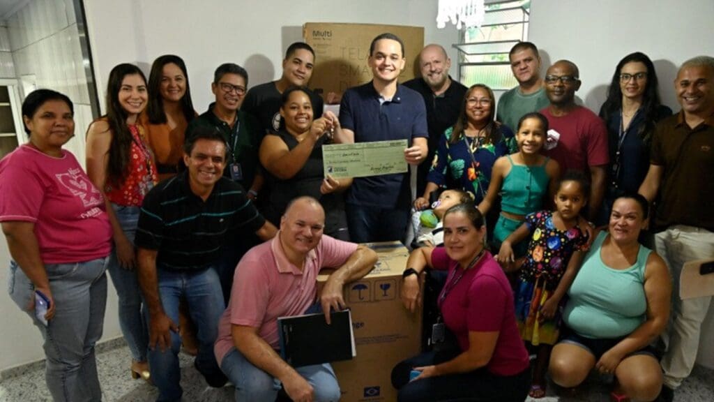 Prefeitura de Vitória entrega mais uma casa do programa Bônus Moradia no bairro São Pedro I