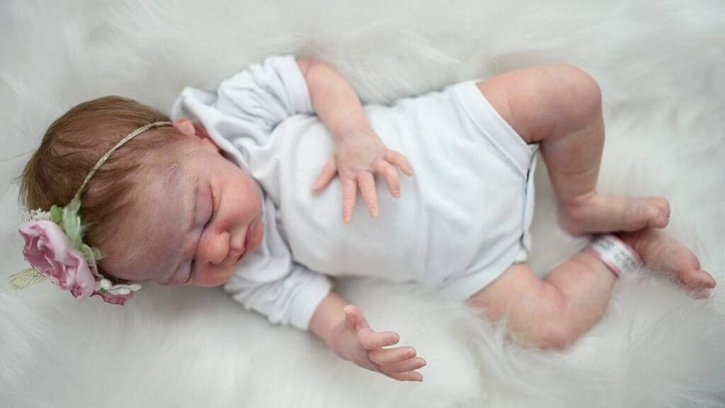 Mulher tenta vacinar boneca bebê reborn em Unidade Básica de Saúde Mulher tenta vacinar boneca bebê reborn em Unidade Básica de Saúde