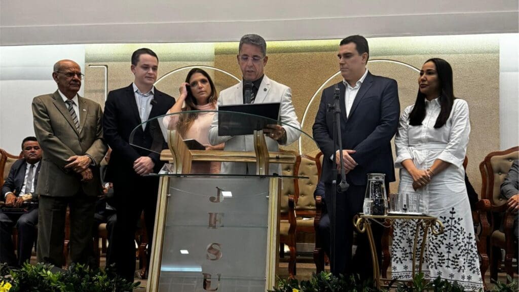 Lorenzo Pazolini e Erick Musso celebram centenário da Assembleia de Deus no ES