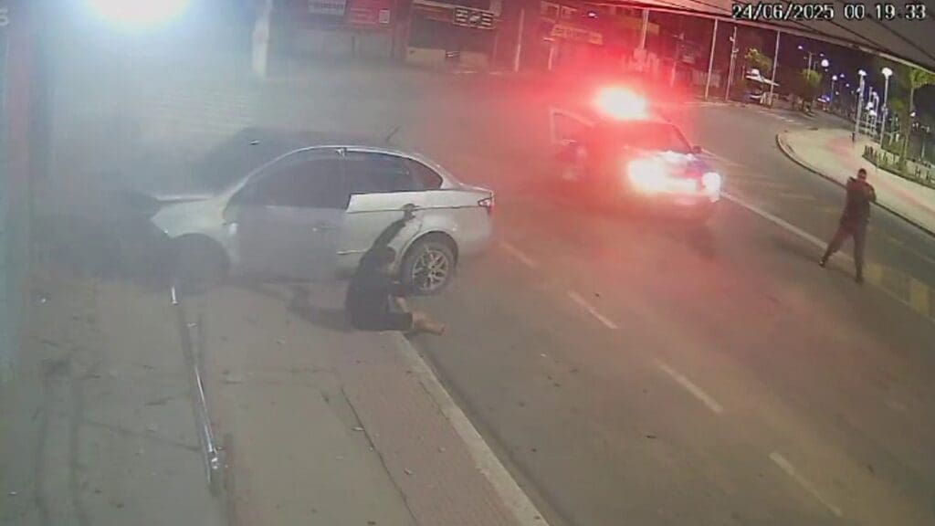 Sujeito bate carro durante fuga da PM na Serra