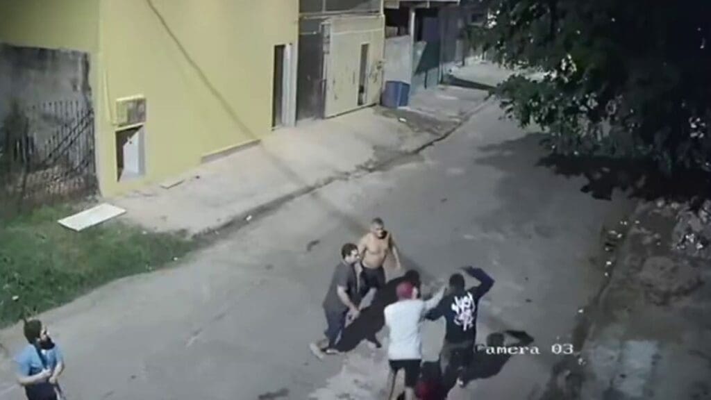Homem invade fábrica de sorvetes e é agredido na Serra