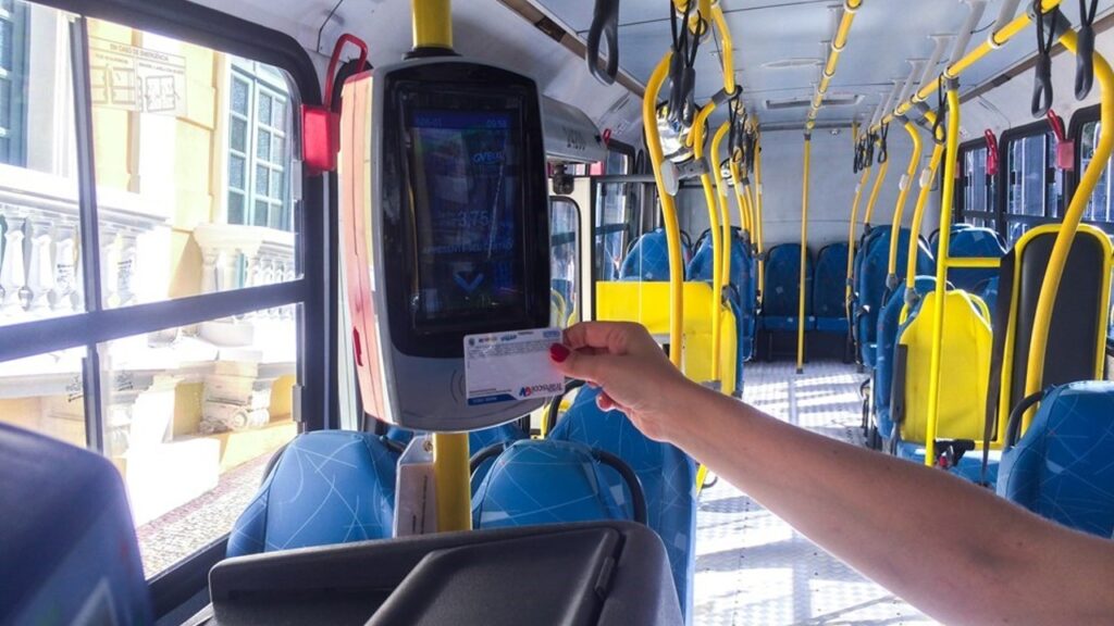 Linha 803 ganha integração com 36 linhas do Transcol na Serra