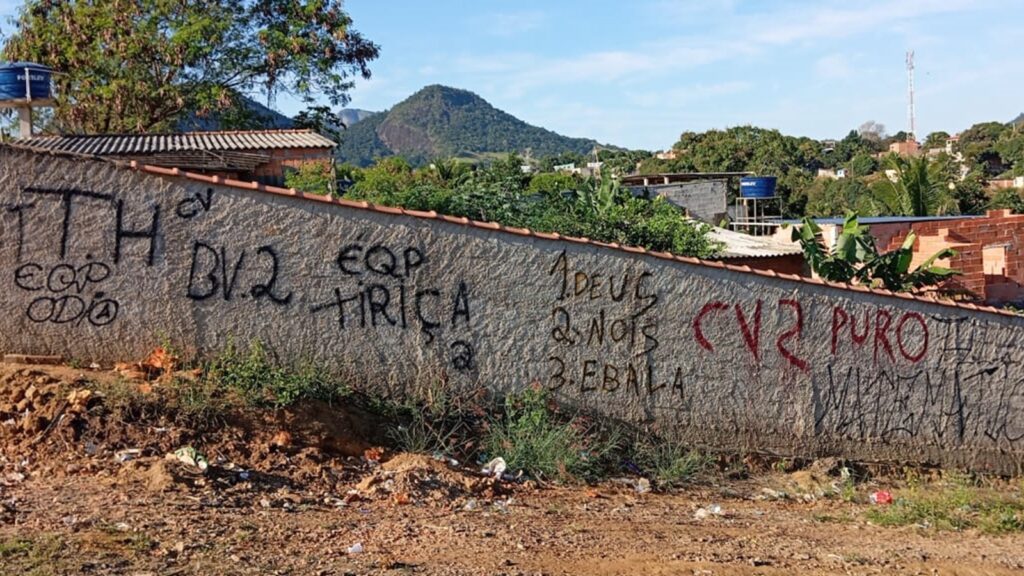 Rua onde a adolescente acabou baleada em Belvedere, na Serra.