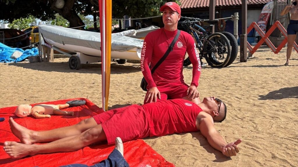 Corpo de Bombeiros abre inscrições para curso de formação de guarda-vidas no ES Inscrições abertas para curso de guarda-vidas no ES