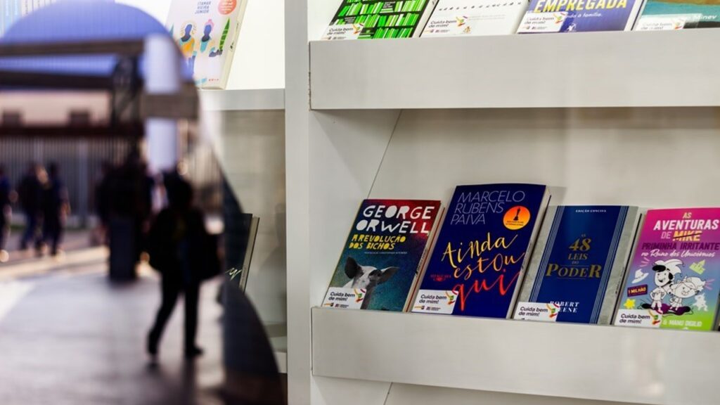 Biblioteca Transcol ultrapassa 3 mil livros emprestados