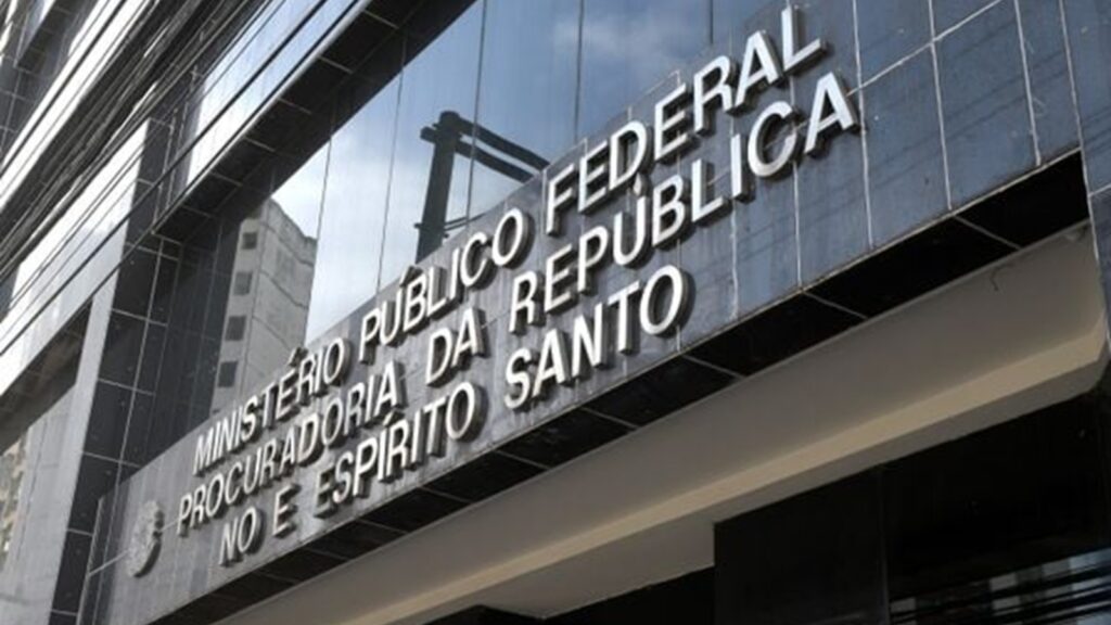 Advogado denunciado por suborno entra com ação contra ex-procurador que o acusou