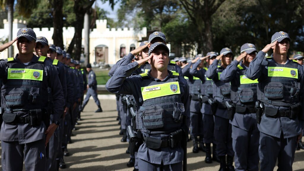 Polícia Militar do Espírito Santo anuncia concurso público com 1.000 vagas Governo do ES autoriza novo concurso da PMES com 1.000 vagas e salário inicial de R$ 5.282,90