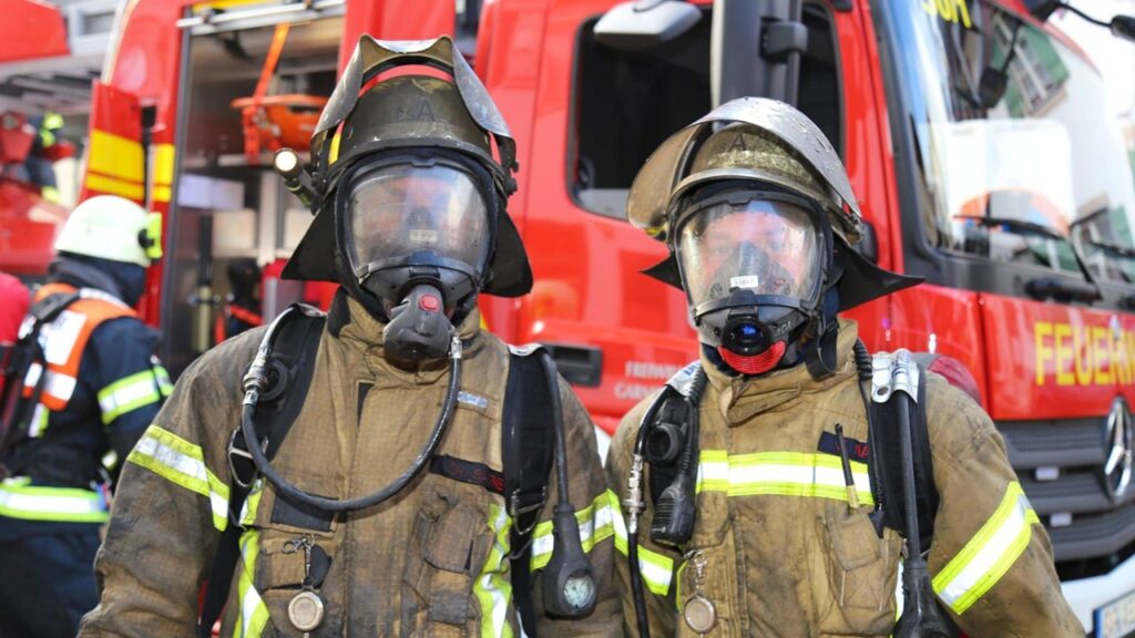 Briga familiar termina em incêndio e mobiliza bombeiros na Serra