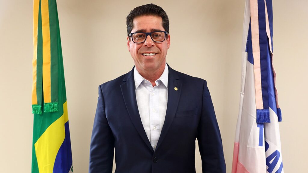 Marcelo Santos assume presidência das Assembleias Legislativas do Brasil Deputado Marcelo Santos assume presidência do Colegiado de Presidentes da Unale