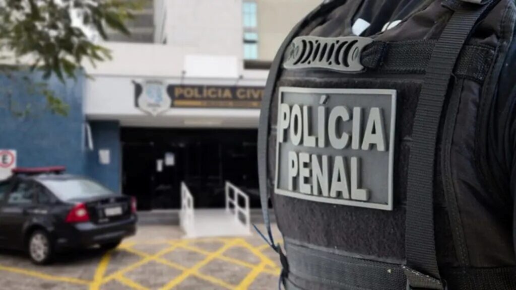 Edital aberto com 600 vagas para Policial Penal e salário de R$ 5,6 mil + auxílio