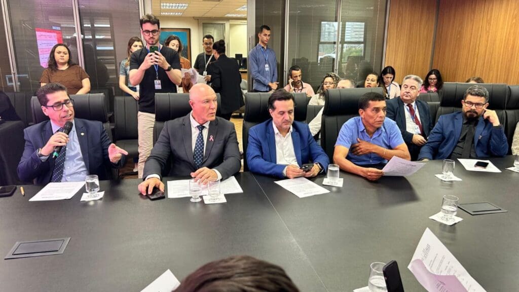 ALES lança primeiro plano de sustentabilidade institucional em nova fase de gestão ambiental ALES lança primeiro plano de sustentabilidade institucional em nova fase de gestão ambiental