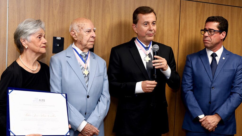 ALES homenageia Fábio Coelho, presidente do Google Brasil e lança o IA.LES