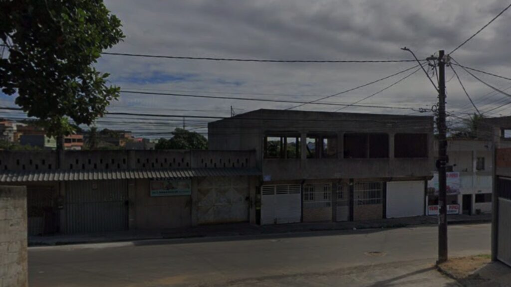 Jovem é morto a tiros dentro de obra em Nova Carapina Esquina das ruas Governador Valadares e Teixeira, em Nova Carapina I.