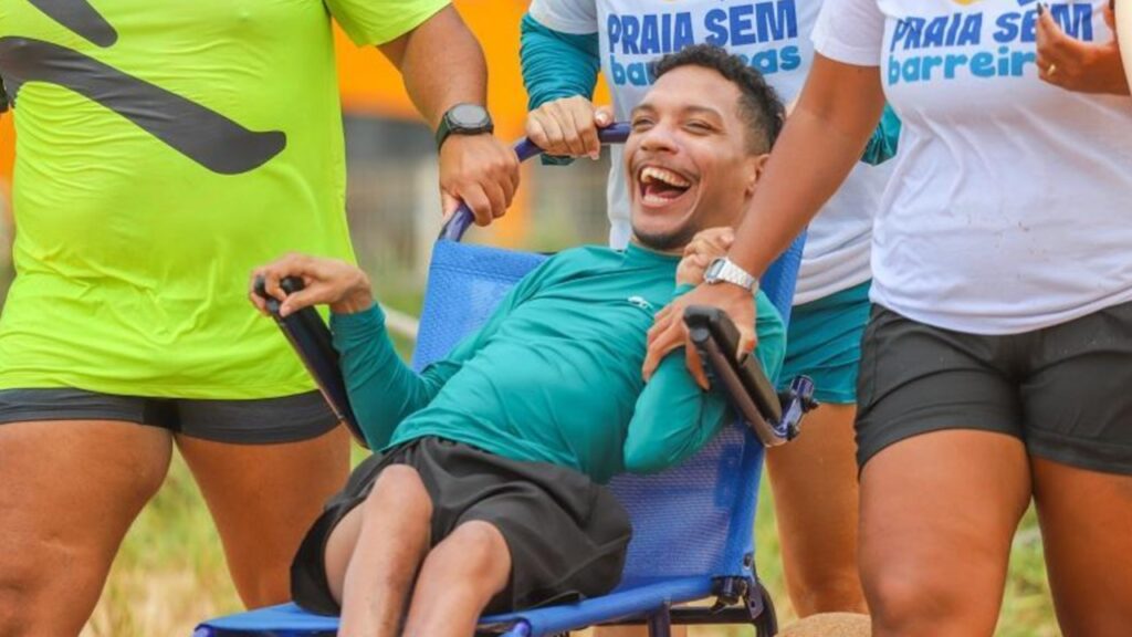 Praia Sem Barreiras terá nova edição neste fim de semana na Serra Praia Sem Barreiras volta a oferecer banhos assistidos em Jacaraípe