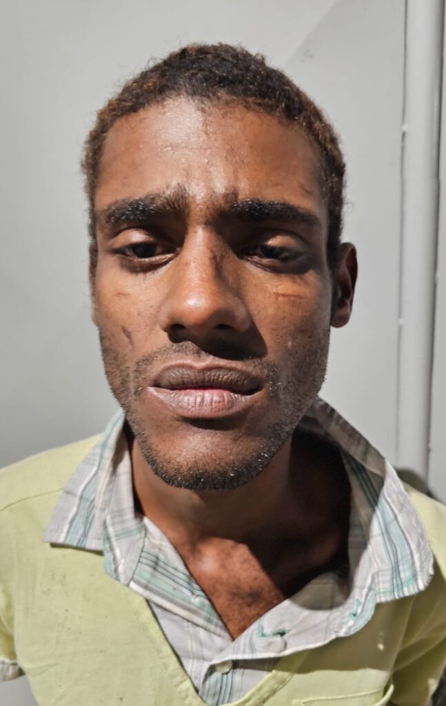 Imagem de um homem (Alexsander Leite Coelho, de 46 anos), foragido da justiça.