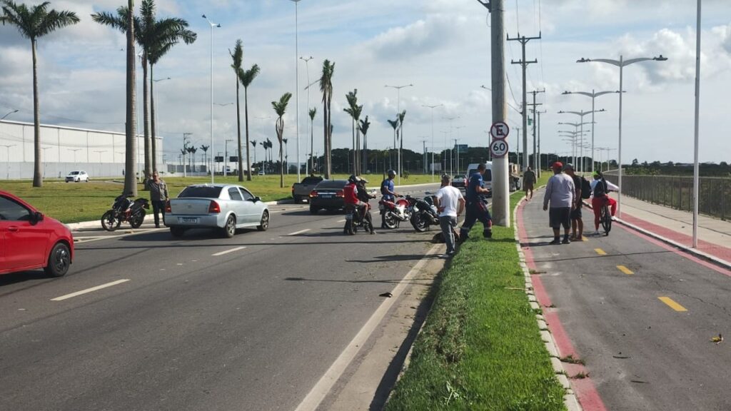 Motociclista morre durante acidente em avenida da Serra Grave acidente na avenida Civit termina com motociclista morto na Serra