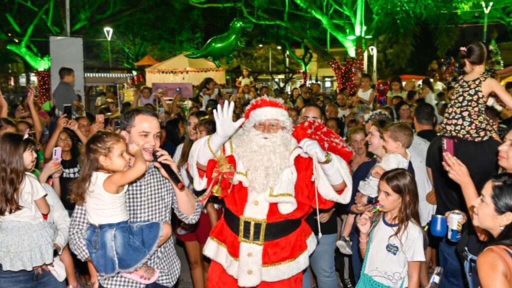 Natal de encantos leva luz, música e emoção para Goiabeiras e Jardim Camburi