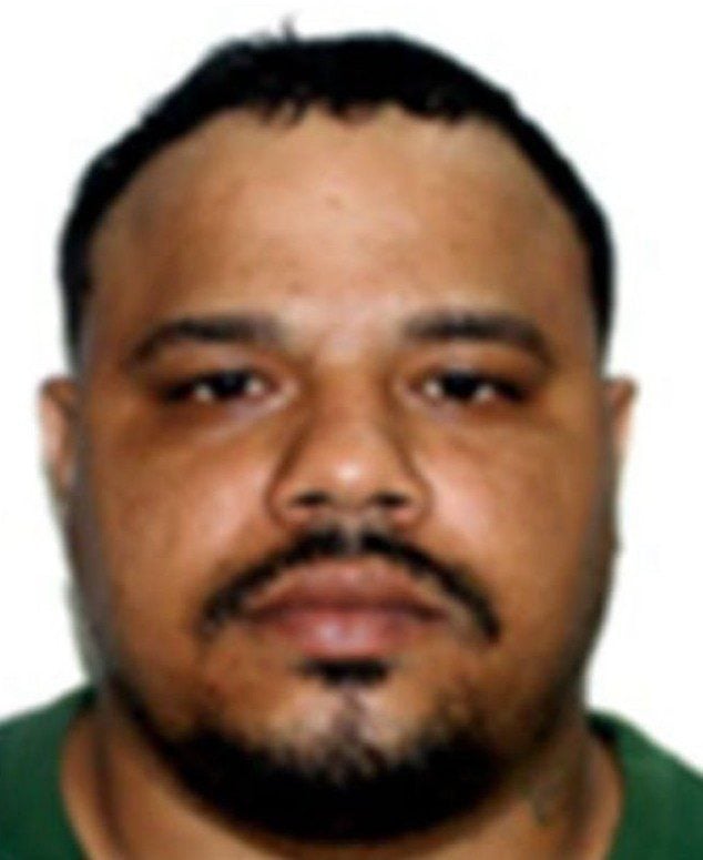 Clinton Lucas de Abreu Costa, conhecido como CL