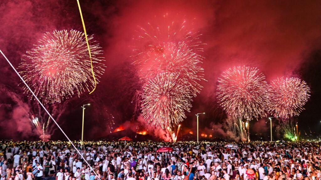 Réveillon Vitória 2026: queima de fogos de baixo ruído em três pontos da capital Réveillon 2026: Vitória terá queima de fogos de baixo ruído em três regiões da cidade