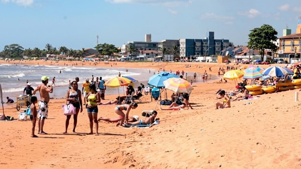 Som alto nas praias pode render multa de até R$ 10 mil na Serra Relatório aponta mais de 60% de pontos impróprios para banho nas praias da Serra