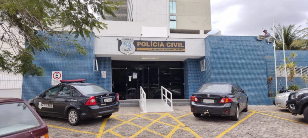 Suposta gravação de vizinha da PM em apartamento vira caso de polícia na Serra