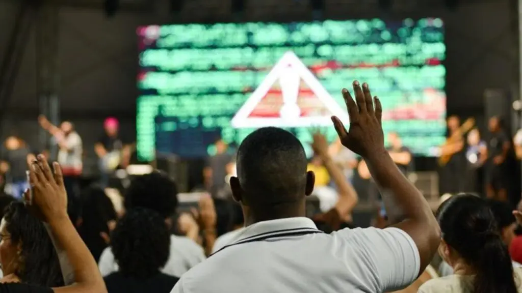 Verão com Jesus vai reunir fé e adoração em Jacaraípe Verão com Jesus: evento gospel reúne multidão na praia de Jacaraípe
