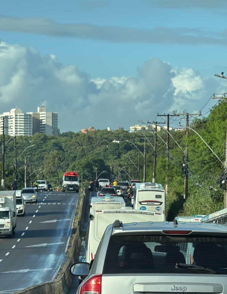 Acidente entre moto e caminhonete termina com morte de motociclista na Serra