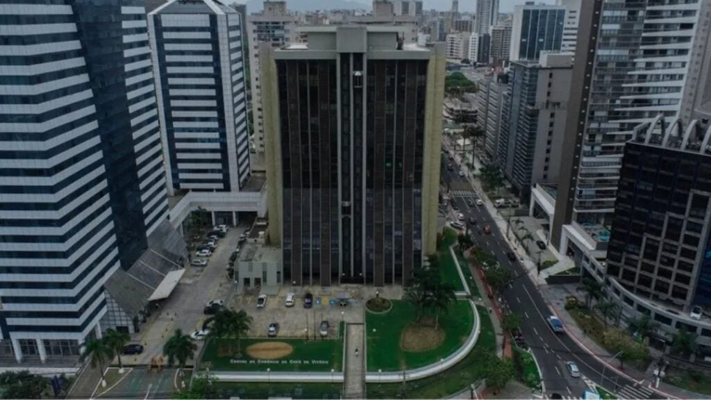 Último dia! Processo seletivo no ES abre 290 vagas com salários de até R$ 4,9 mil + benefícios CRT-ES abre processo seletivo com 214 vagas para todos os níveis; salários chegam a R$ 4,9 mil
