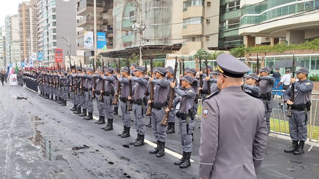Polícia Militar do ES lança concurso com mais de mil vagas e salário acima de R$ 5,7 mil Polícia Militar do ES lança concurso com mais de mil vagas e salário acima de R$ 5,7 mil