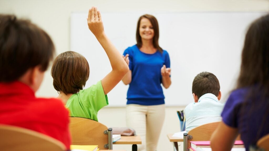 Oportunidade na Educação: prefeitura abre concurso de 54 vagas e salários de R$ 3,2 mil Oportunidade na Educação: prefeitura abre concurso de 54 vagas e salários de R$ 3,2 mil